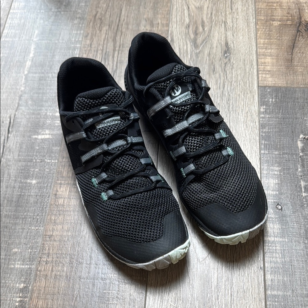 Merrell Woman’s Barefoot Trail Glove Running Shoes - Picture 2 of 6